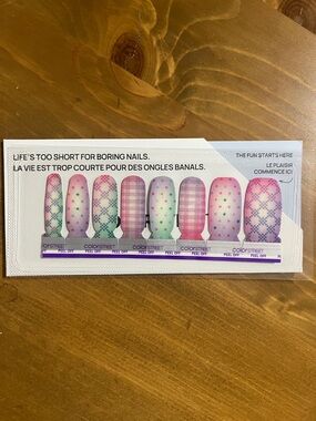 BOGO COLOR STREET | Polka Party Nail Strips
